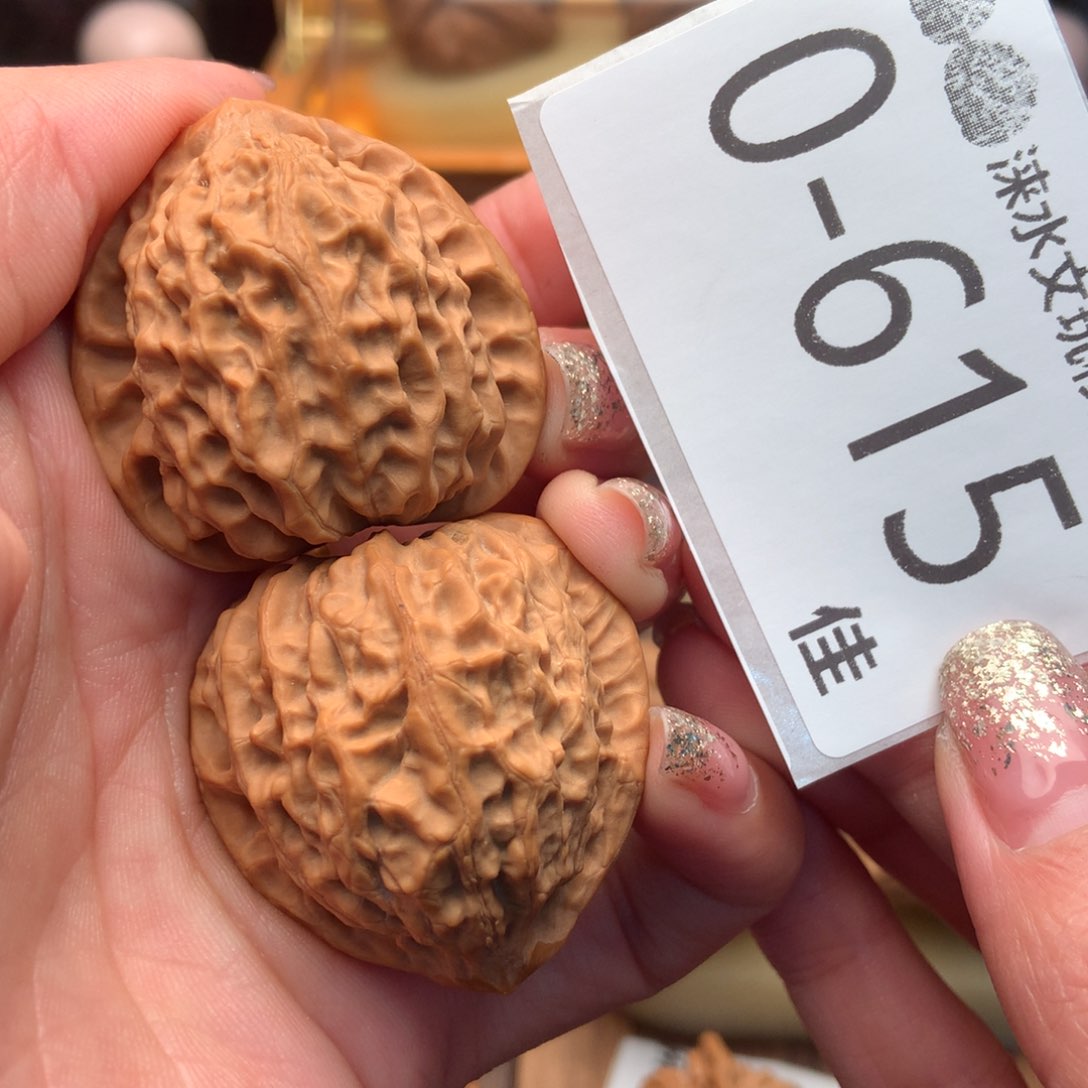 文玩核桃把件38金牛 