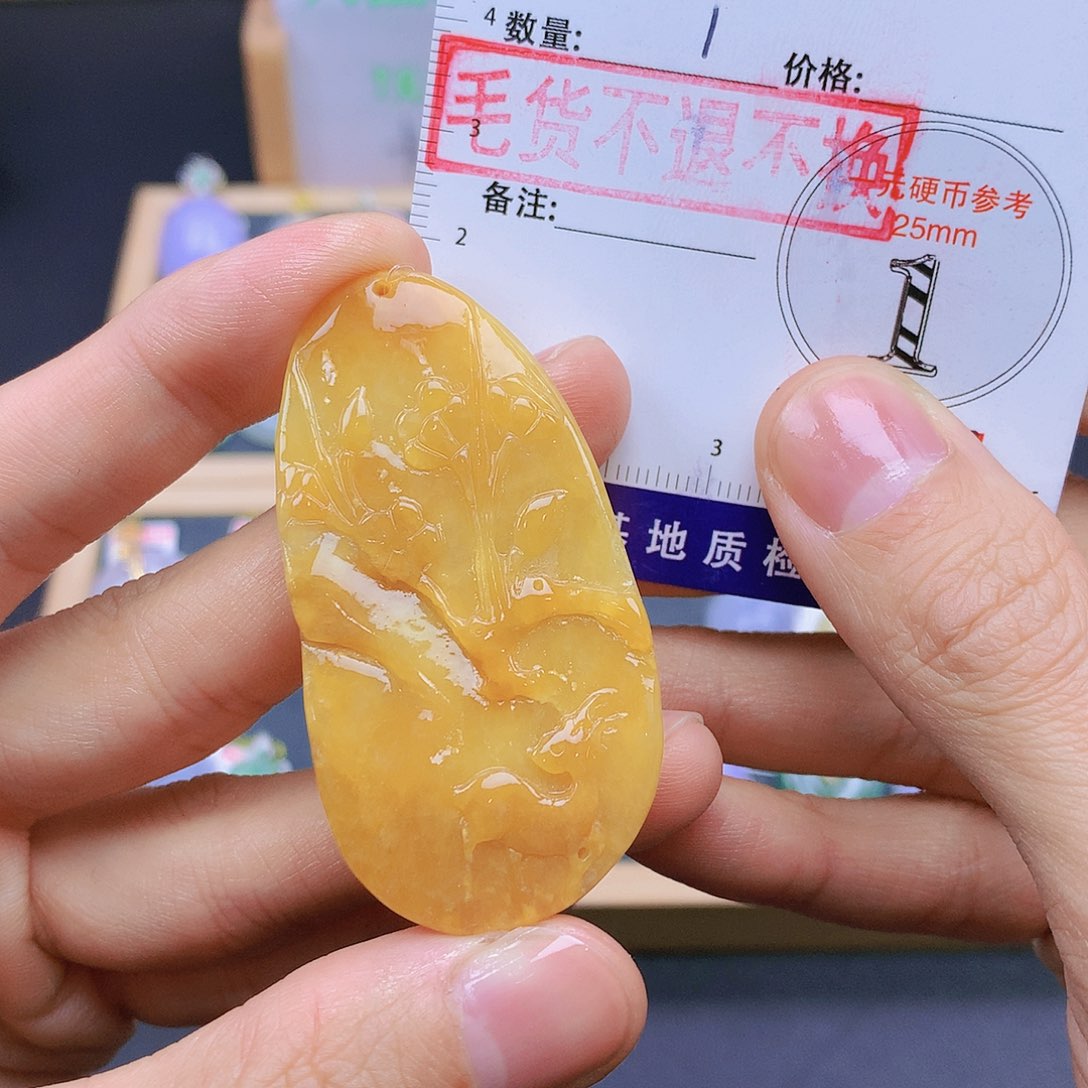 翡翠未镶嵌颈饰翡翠
