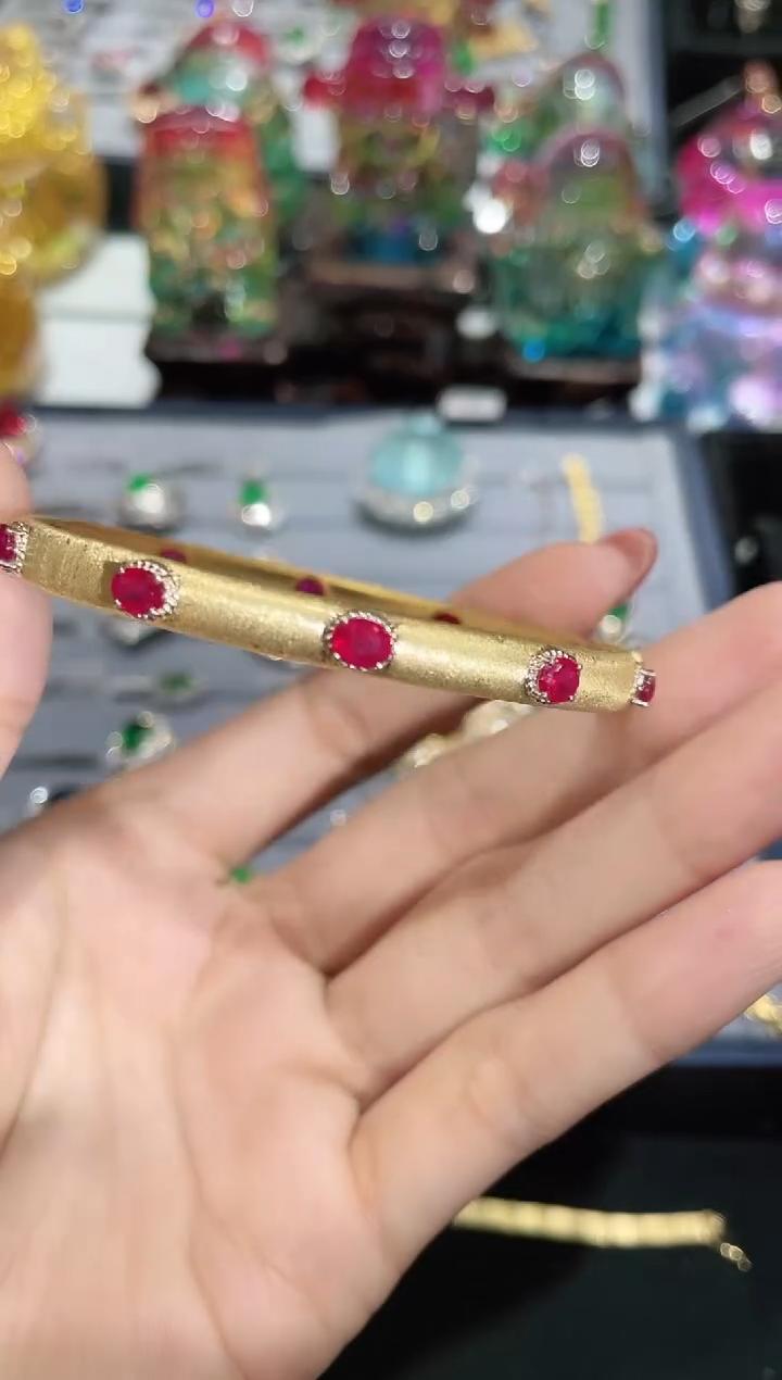 18K金镶嵌天然缅甸红宝石手镯满圈款