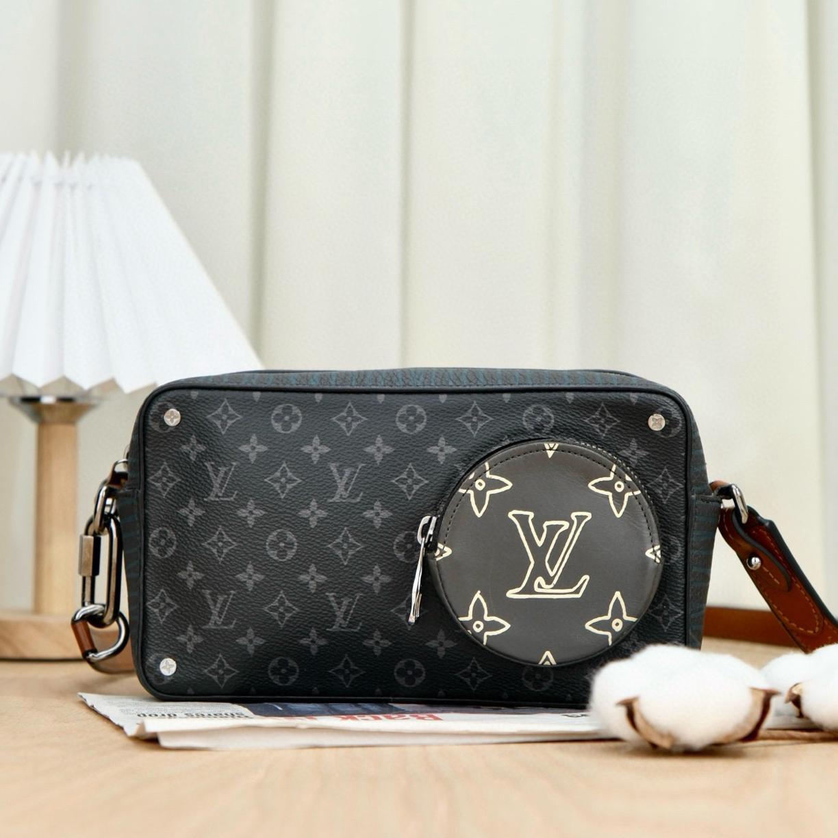 99新 LouisVuitton/路易威登 M8929 Volga On Strap 斜挎单肩包 