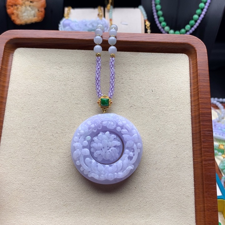 翡翠颈饰未镶嵌翡翠子母扣