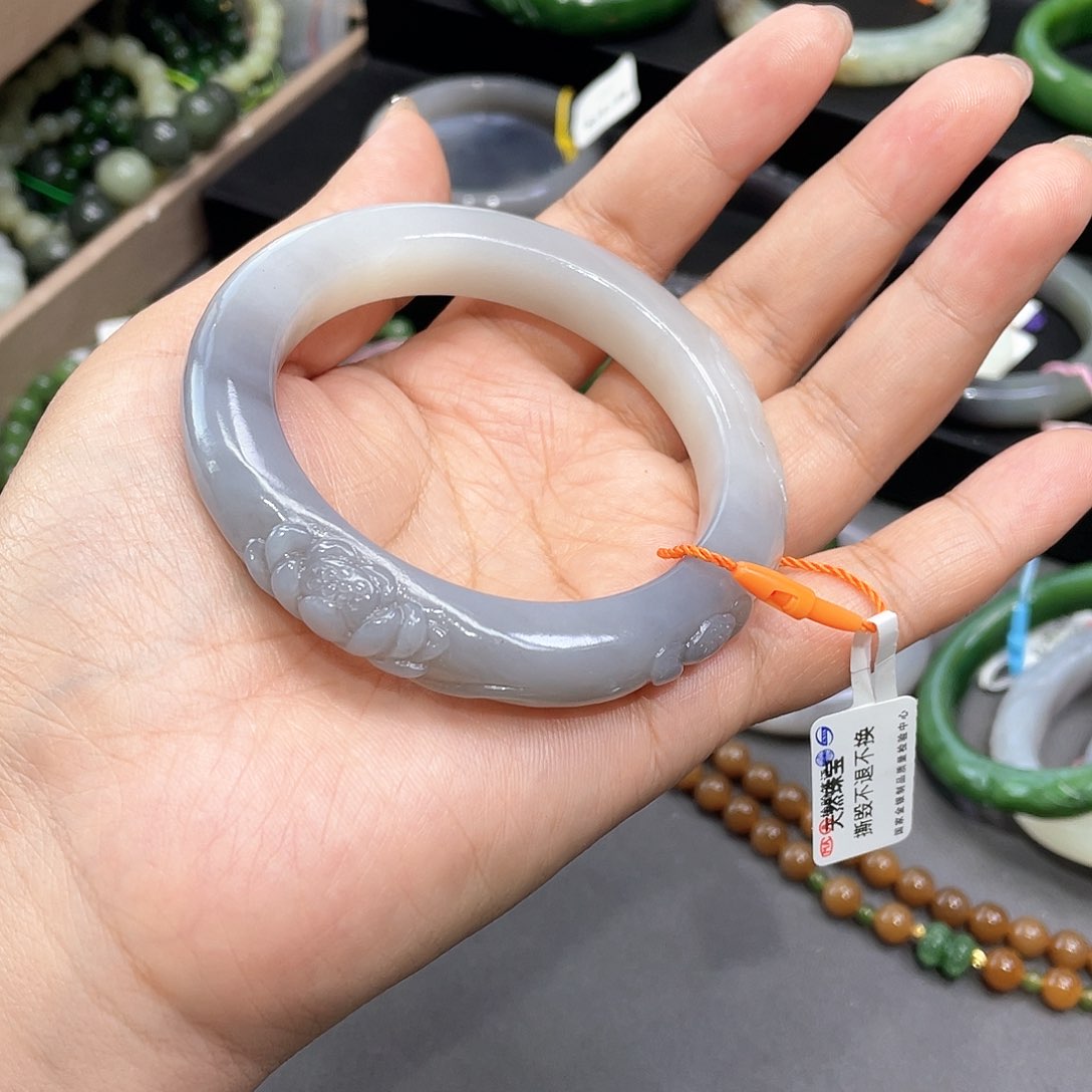 和田玉手镯57圈口40未镶嵌