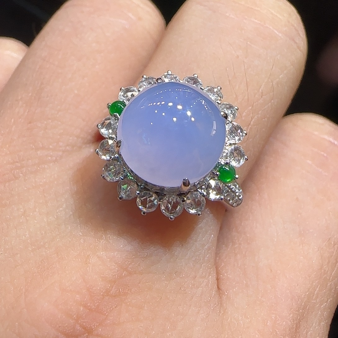 翡翠18K金镶嵌戒指蛋面