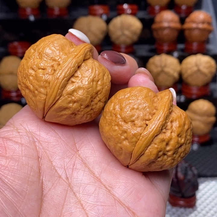 文玩核桃把件爱****?至尊罗汉…………200