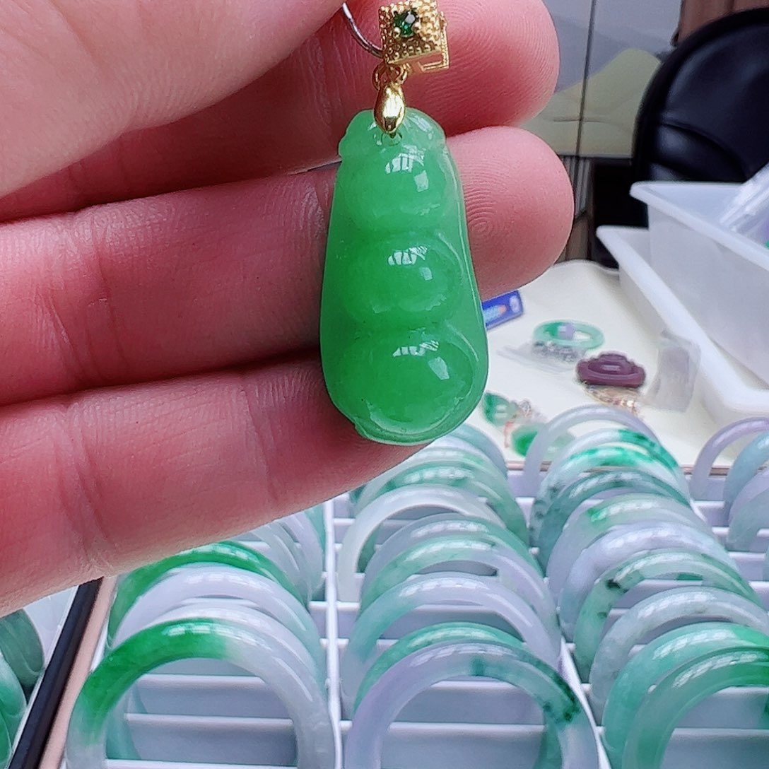 翡翠吊坠(赠链)银S925镶嵌