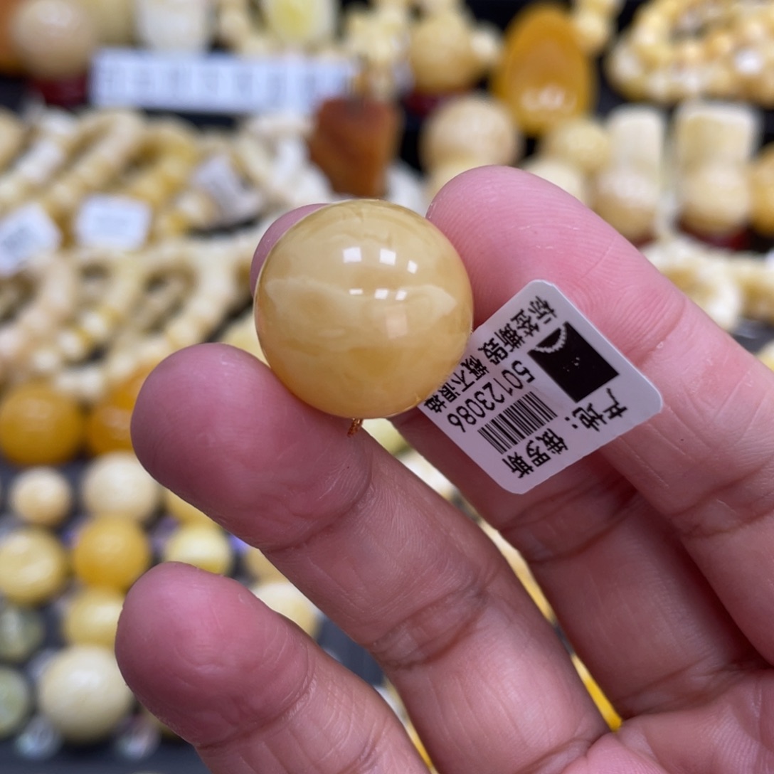 琥珀珠宝奇石未镶嵌18.6mm微瑕疵