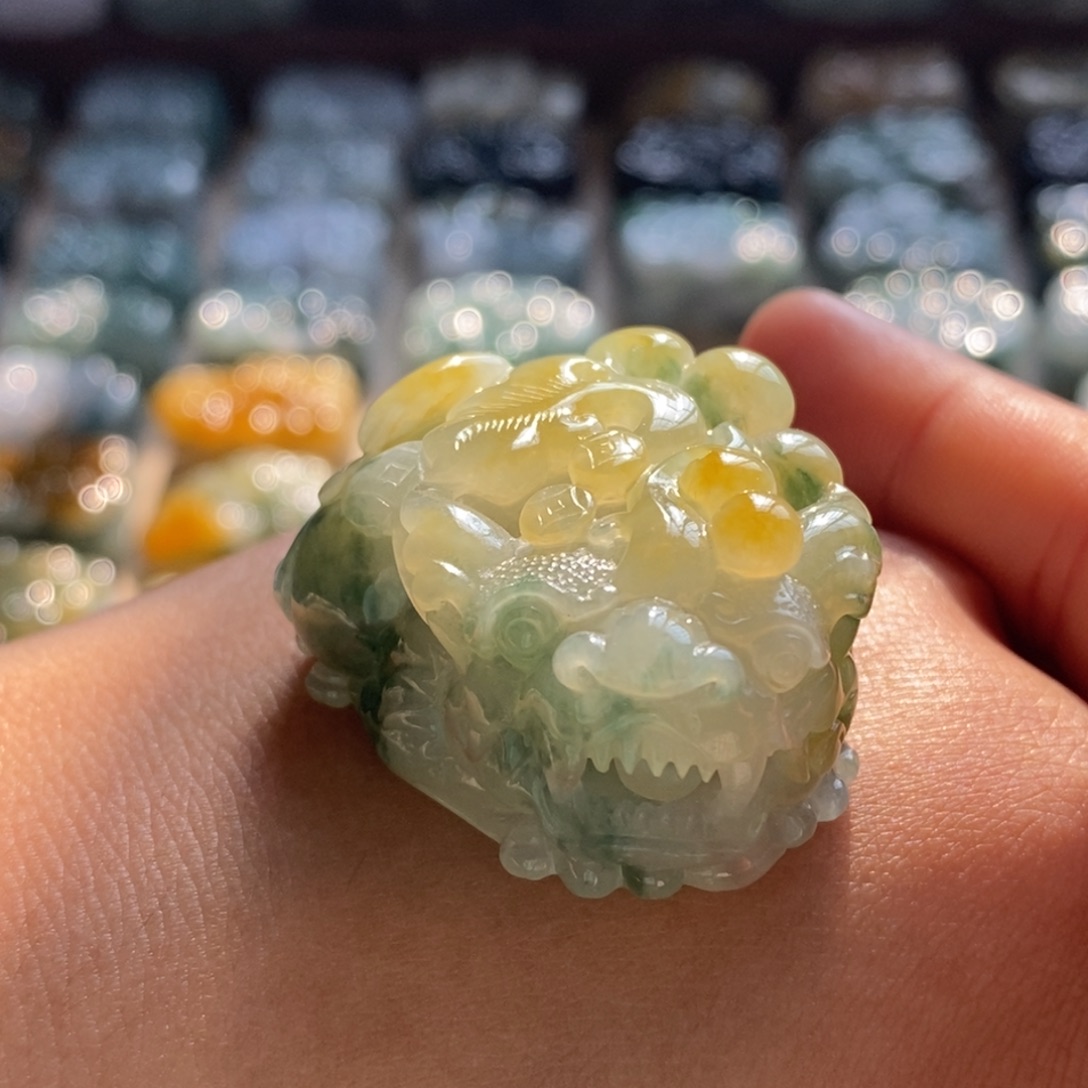 翡翠未镶嵌颈饰天然翡翠貔貅吊坠