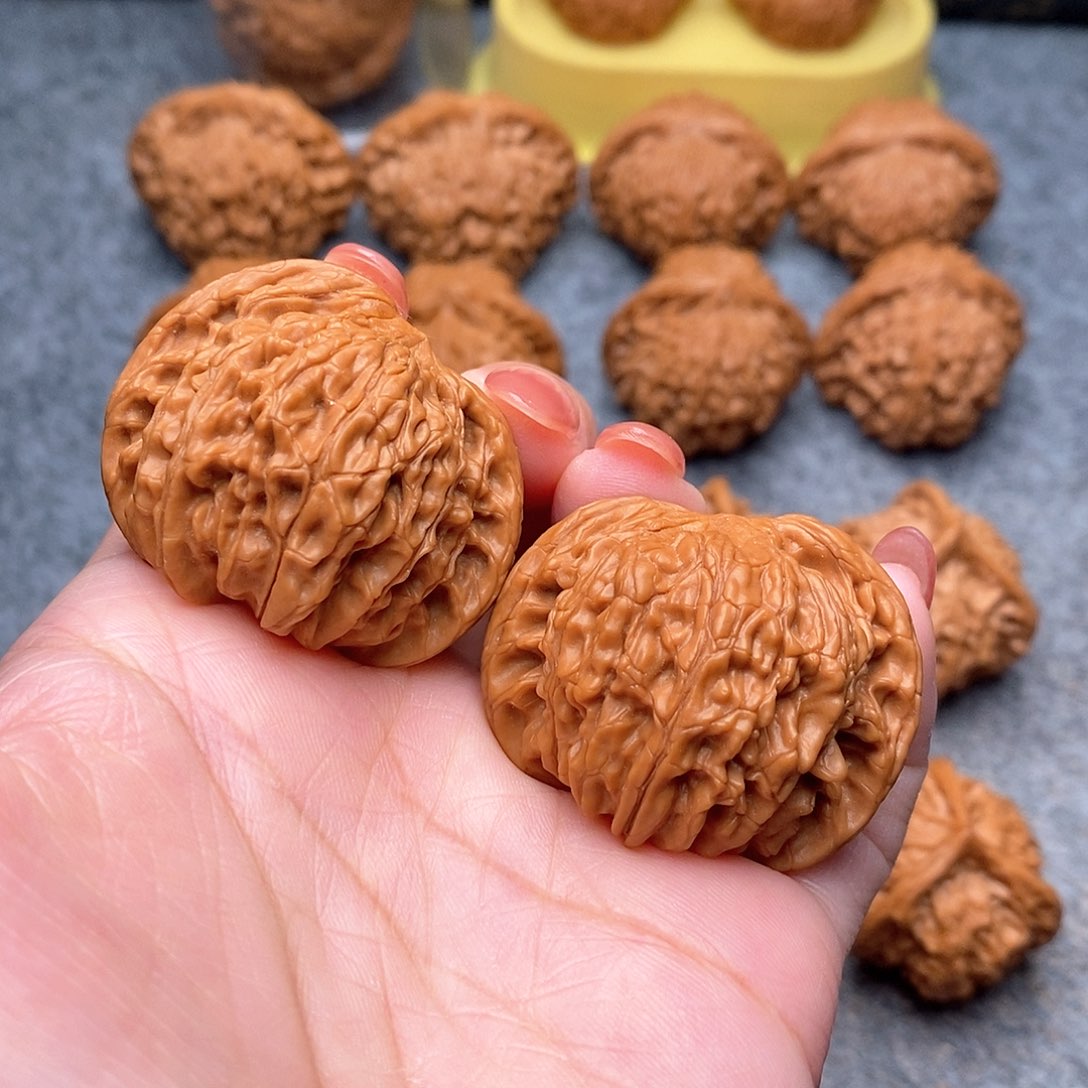 文玩核桃把件精品蝴蝶磨41全品