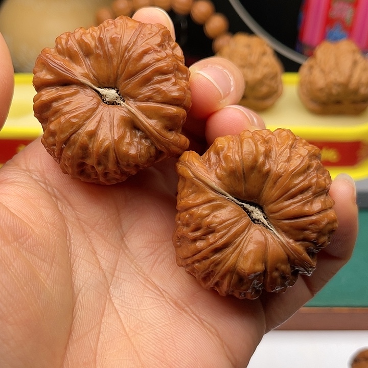 桃核把件哟****?45南瓜墩精
