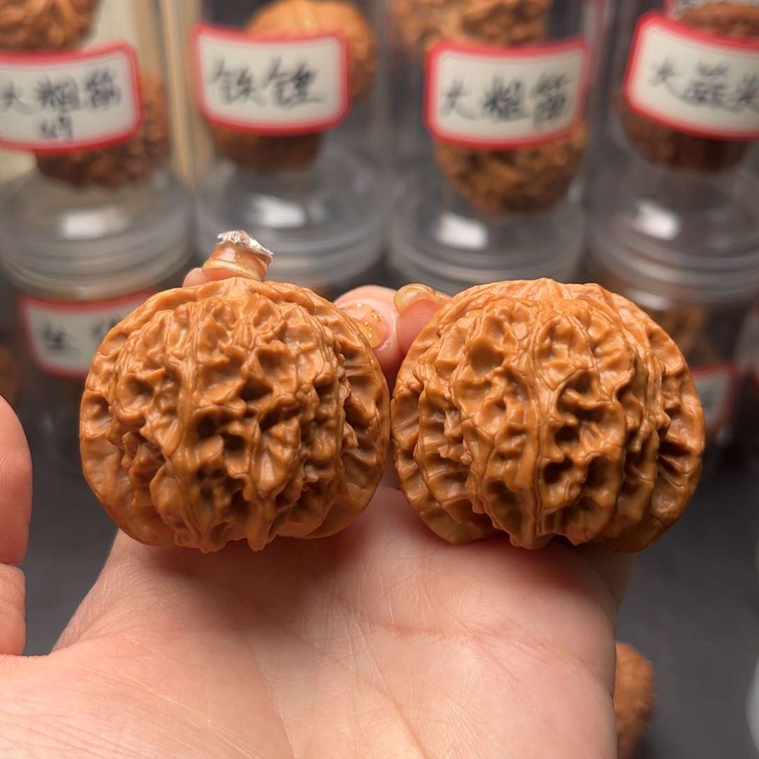 文玩核桃把件苹果园