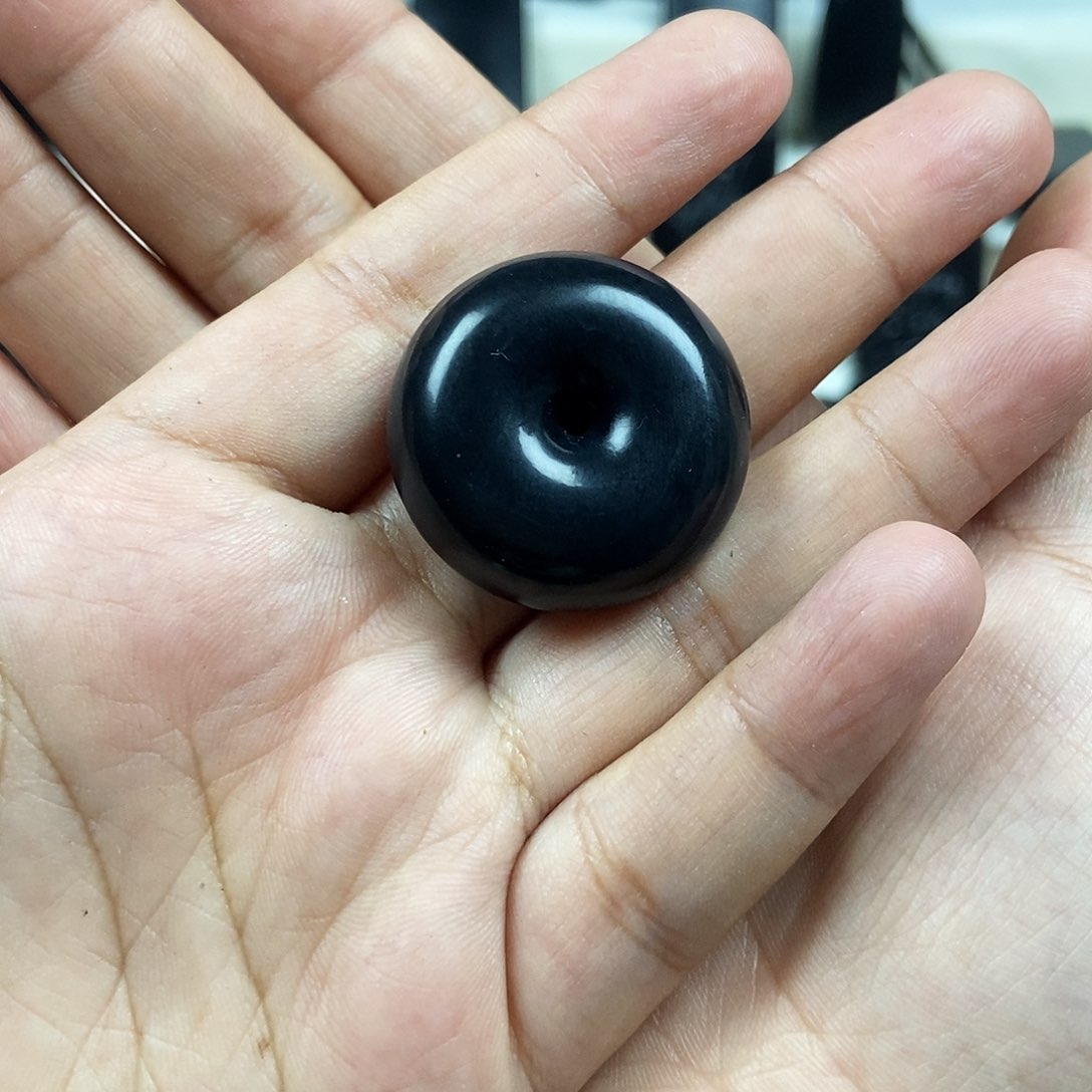 手链未镶嵌和田玉（墨玉）爱**虎平安扣