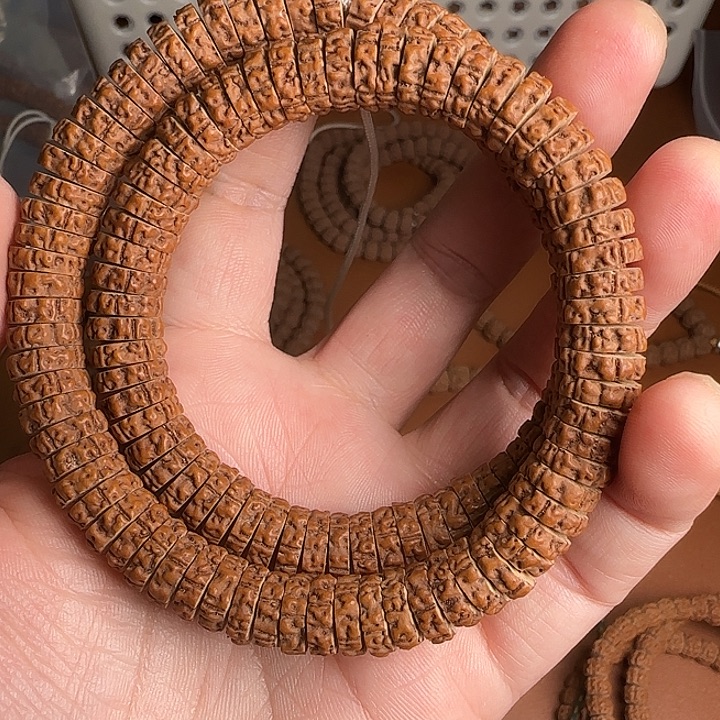 看***落金刚菩提吊坠薄切老树王