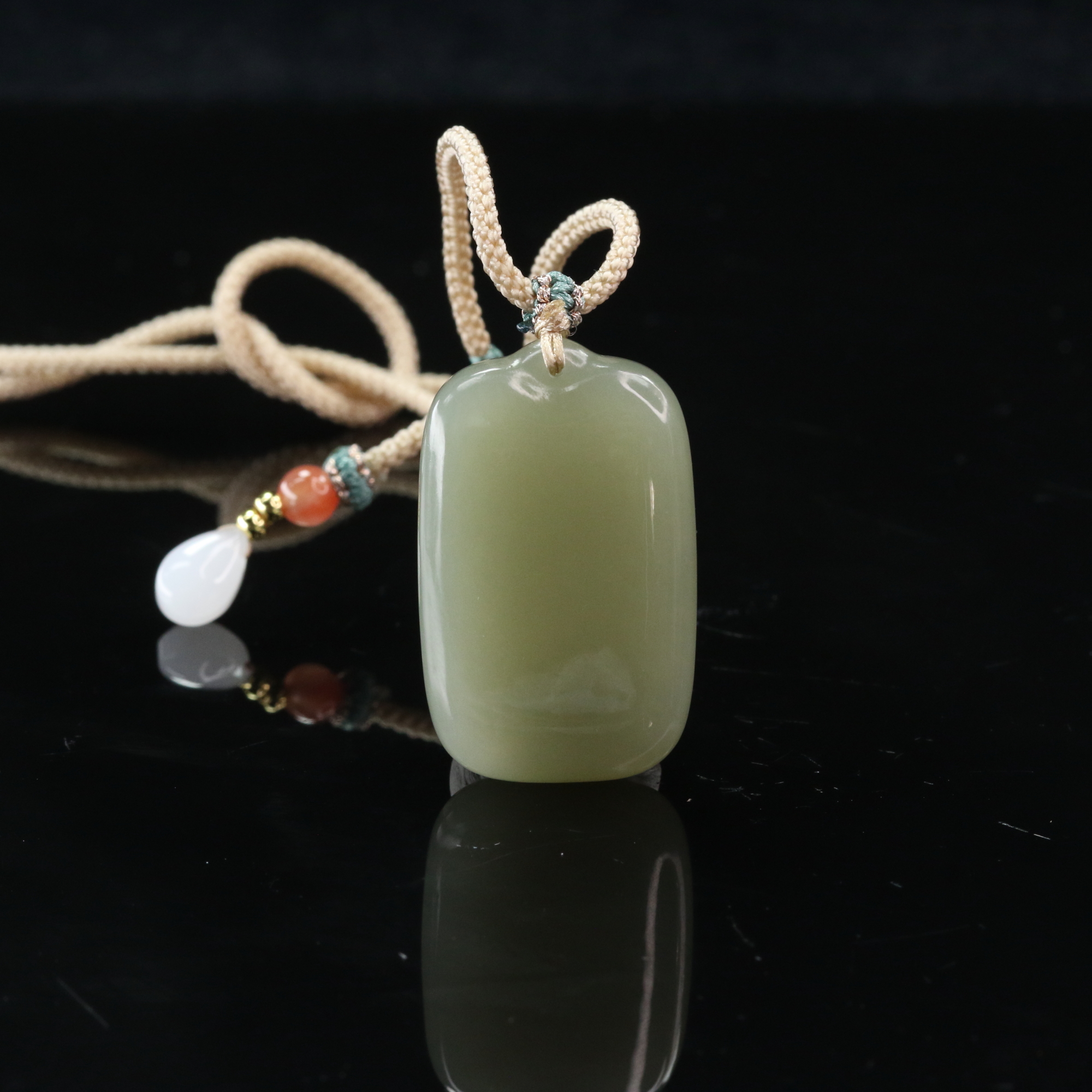 2和田玉晴水无事牌/300206上海嘉禾拍卖