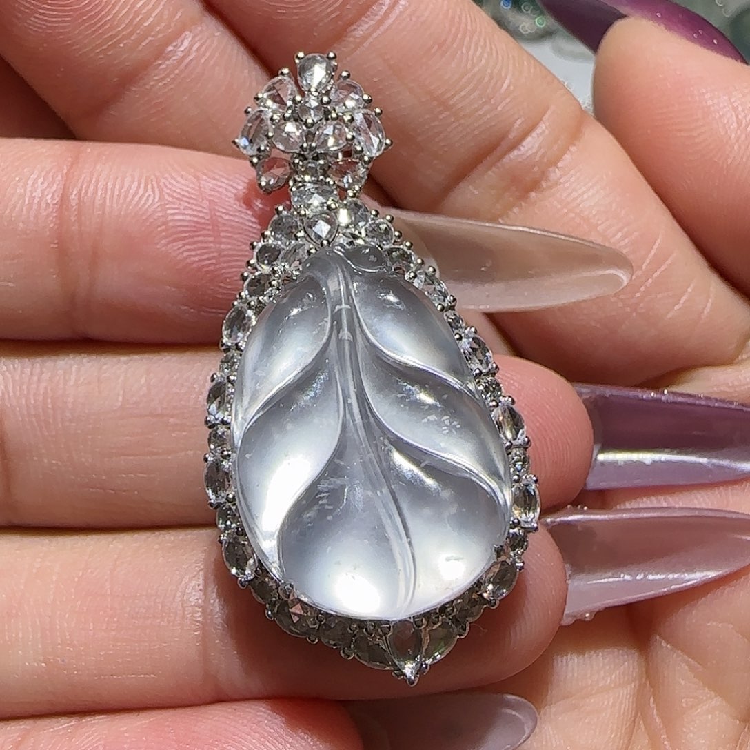 【闪购商品】颈饰18K金镶嵌翡翠n**a天然