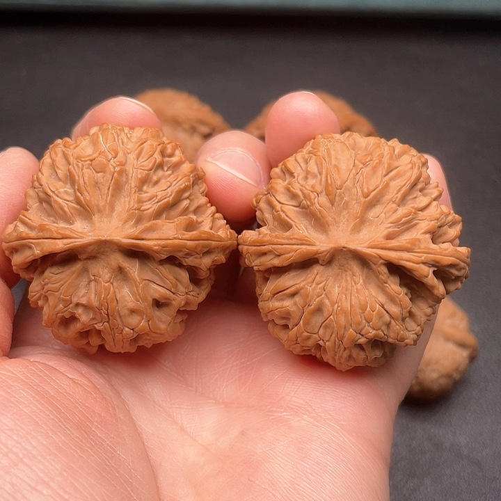 文玩核桃吊坠苹果园