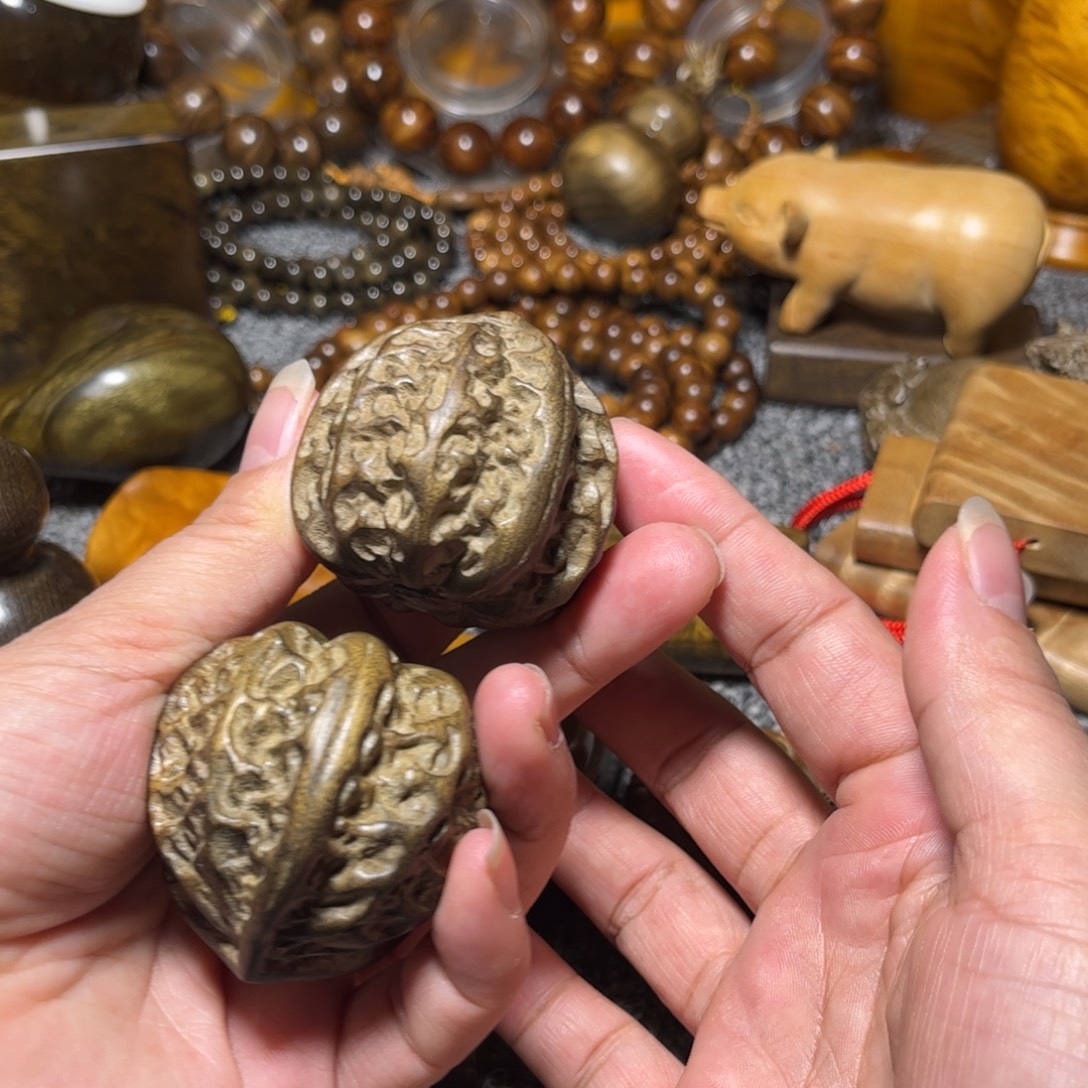 金丝楠阴沉木核桃