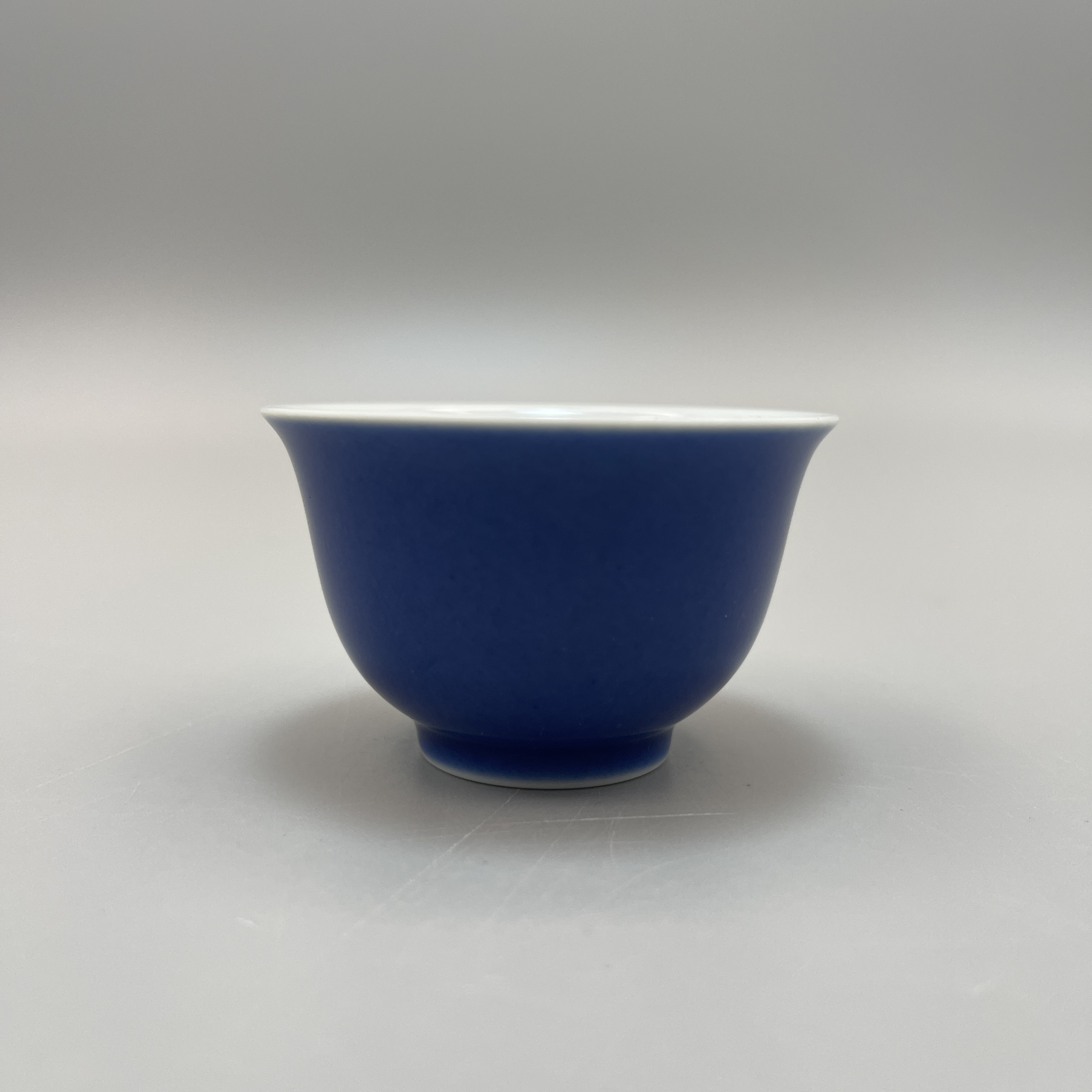 霁蓝釉撇口杯H8402