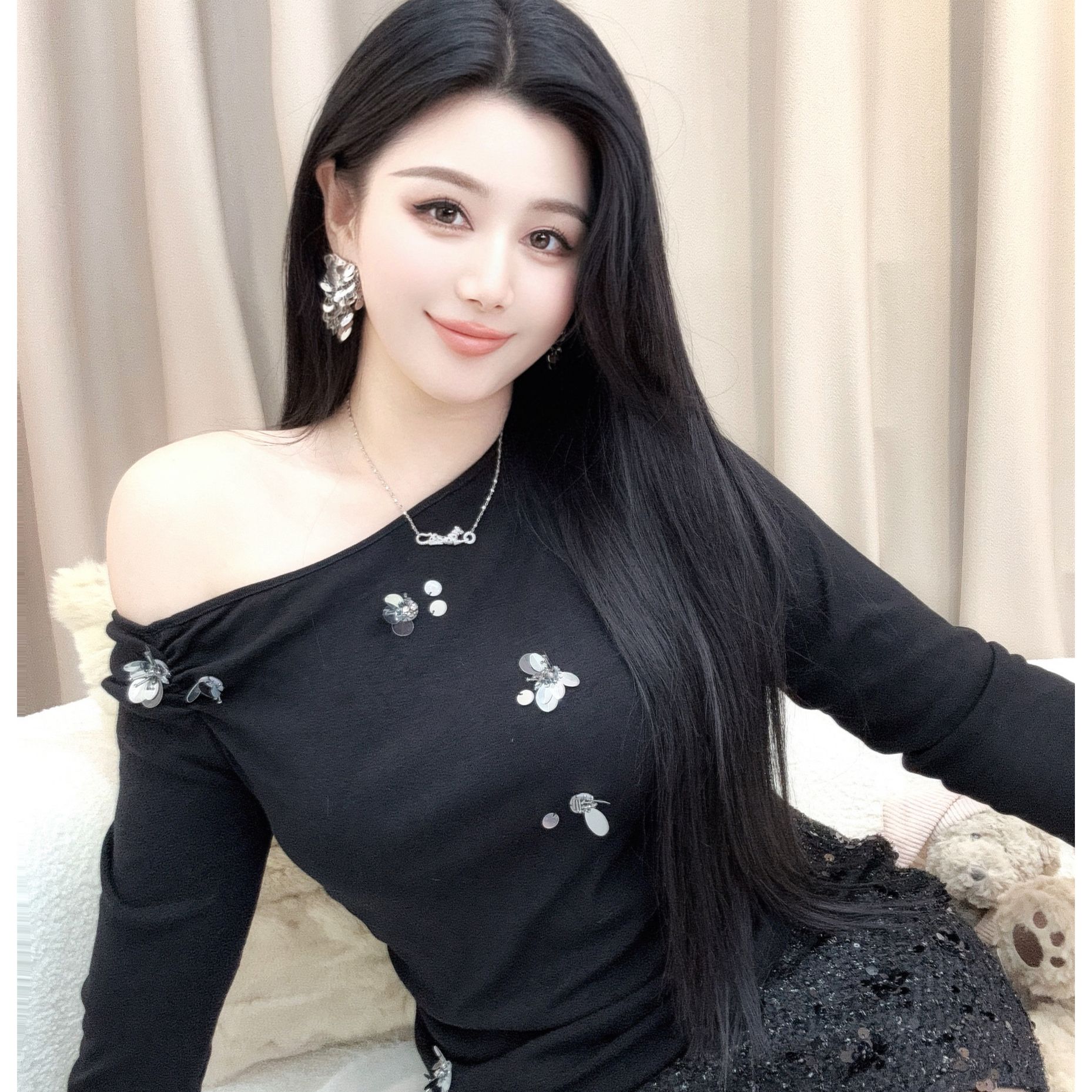 微胖大码女装冬季新款黑色露肩百搭长袖显瘦纯欲小个子T恤上衣