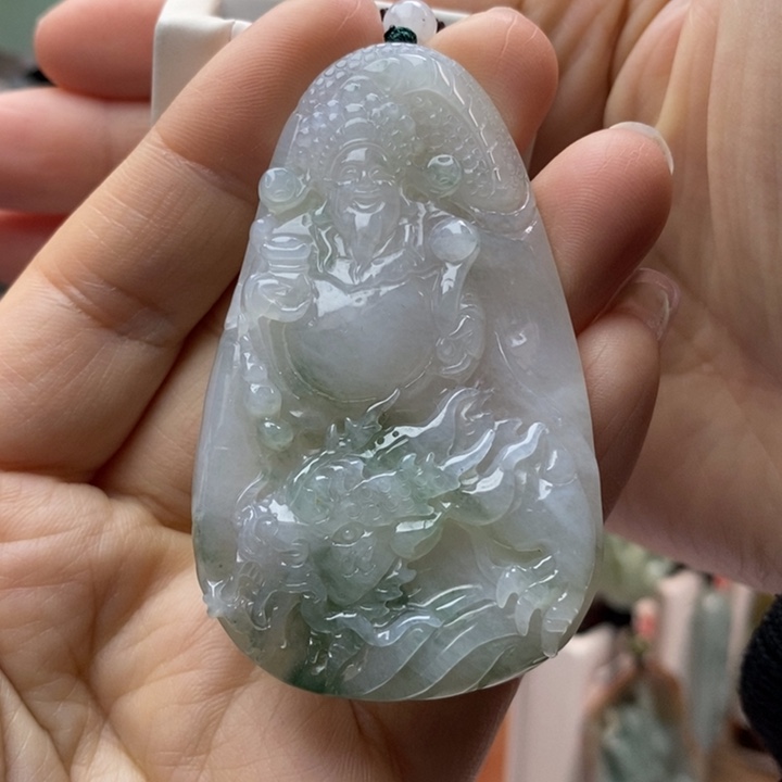 翡翠颈饰未镶嵌每天