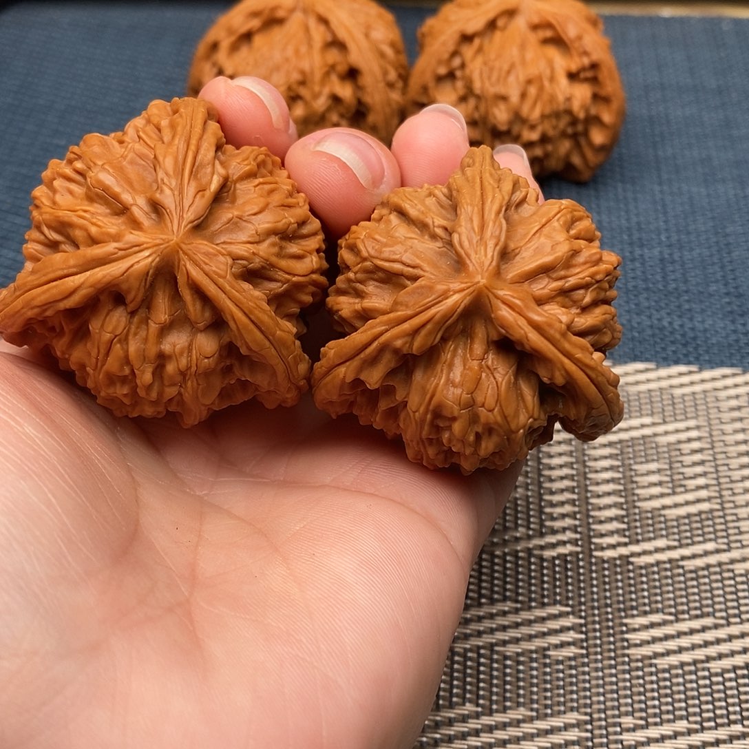 用***5吊坠文玩核桃三棱