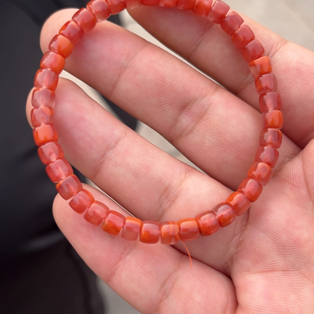 南红玛瑙颈饰未镶嵌保山南红直切手串