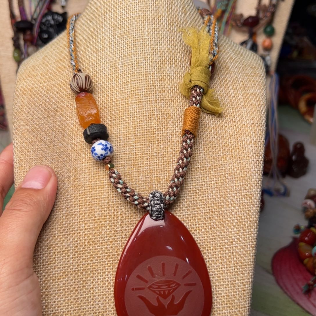 玛瑙/玉髓颈饰未镶嵌