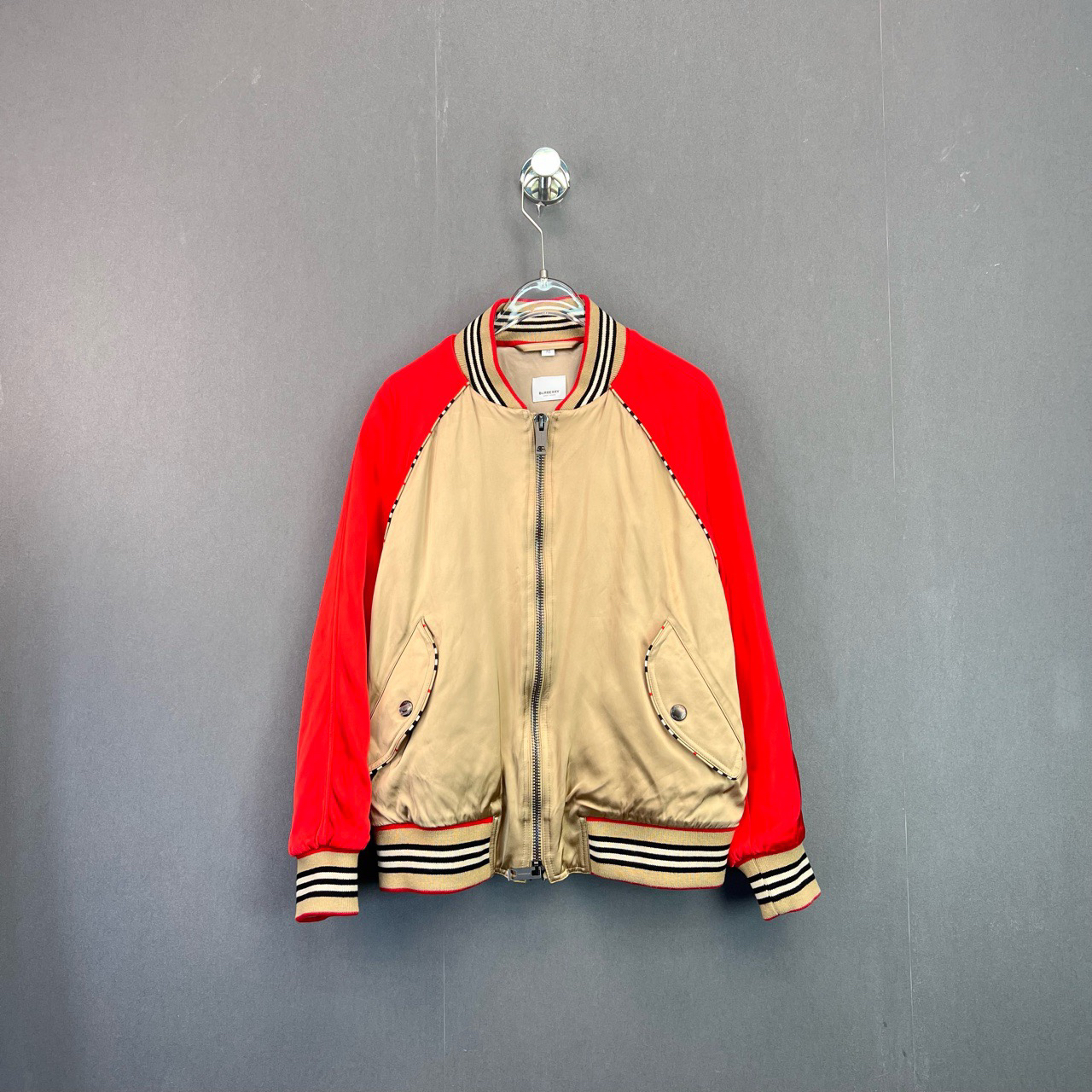 99新 BURBERRY/博柏利 42码拼色拉链飞行夹克外套/11315468