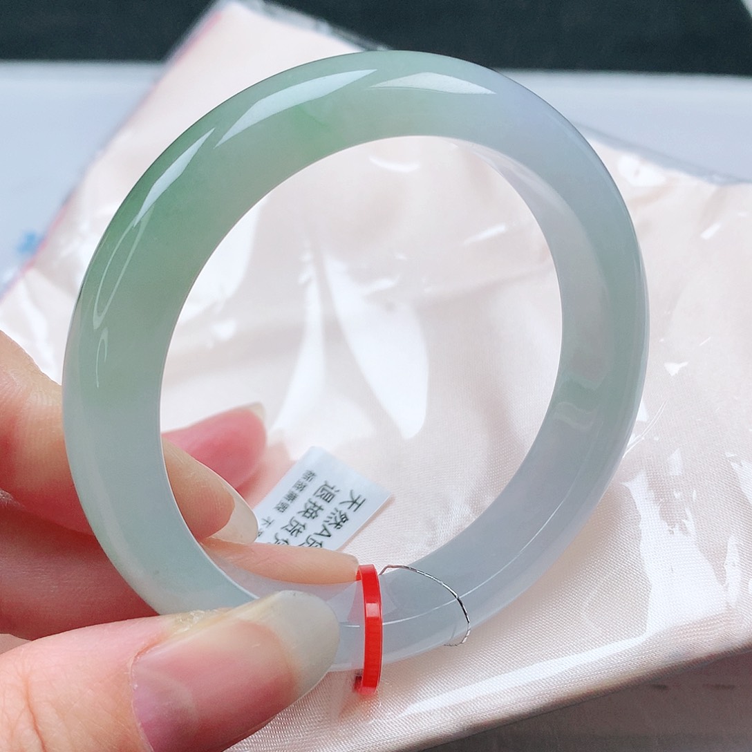 翡翠手镯未镶嵌55+圈