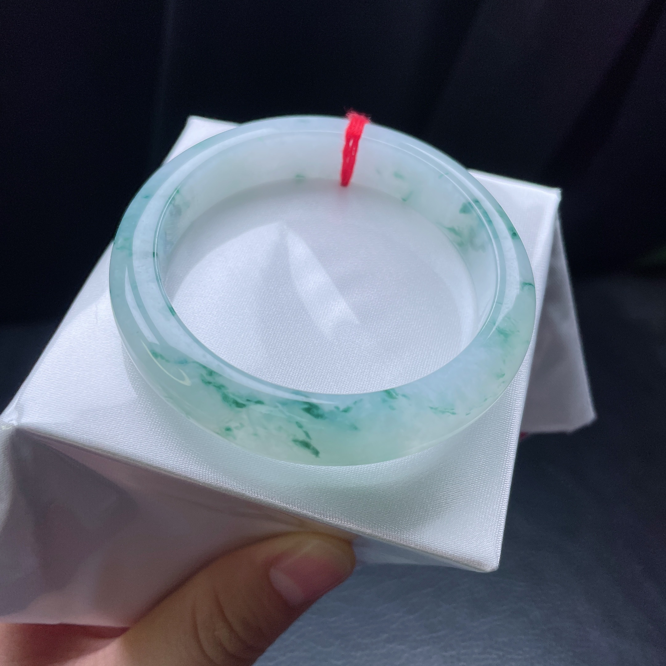 53圈冰糯飘花宽边手镯 有纹