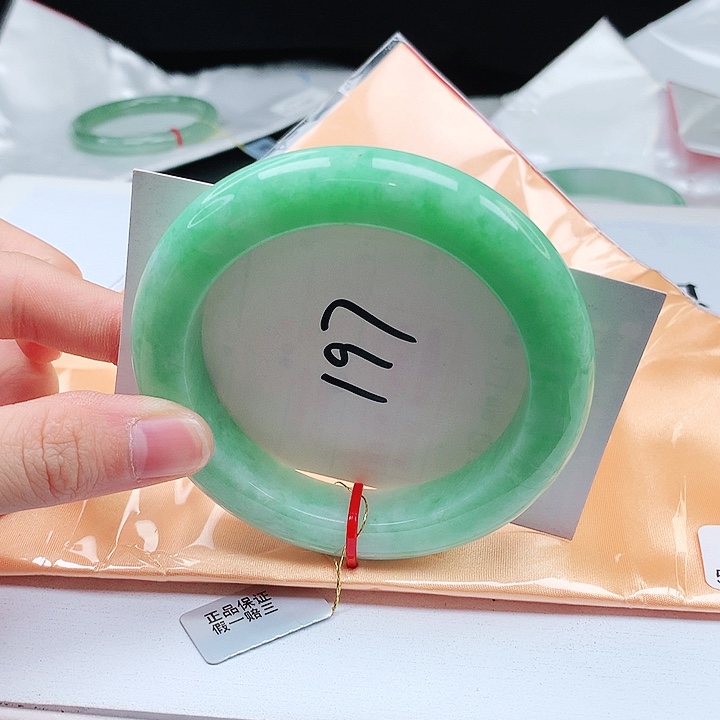 翡翠手镯未镶嵌缅甸天然a货手镯57+