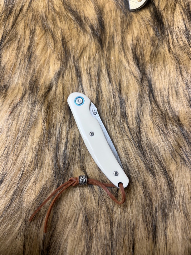 （盘玩级）奶油黄皮牛骨水波祥云大马士革手工刀