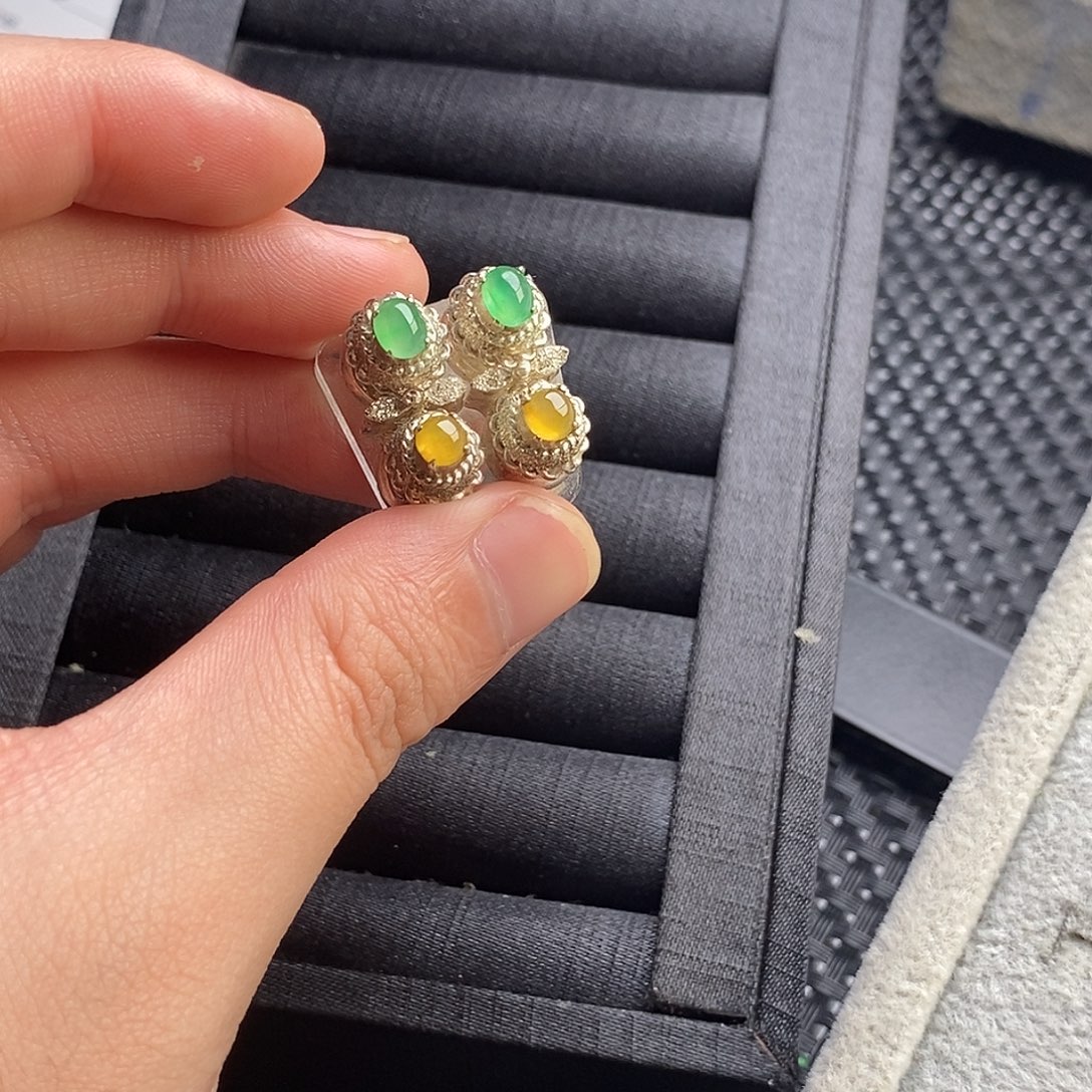 翡翠未镶嵌戒指黄绿翡翠耳钉未镶嵌