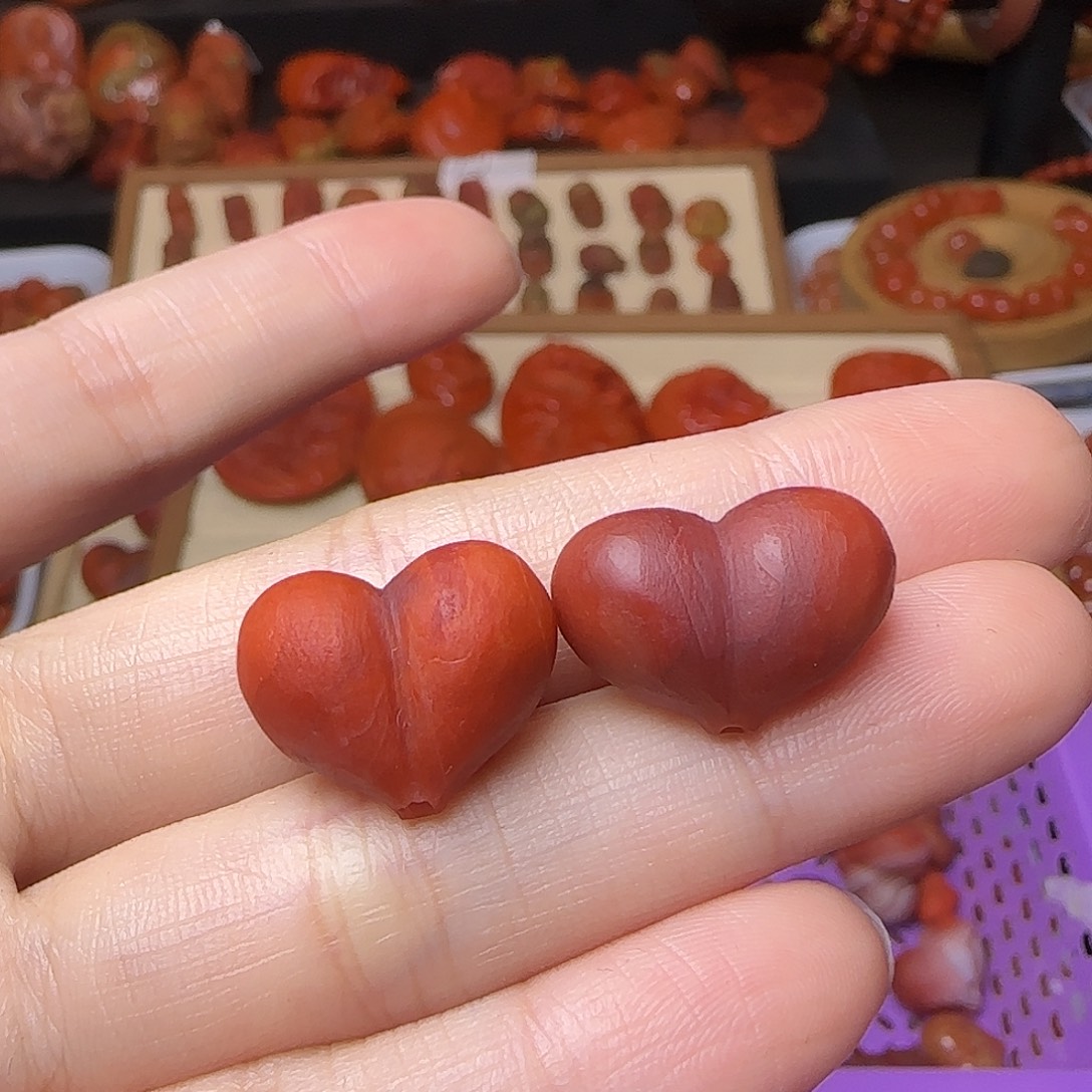 ****雪南红玛瑙未镶嵌颈饰