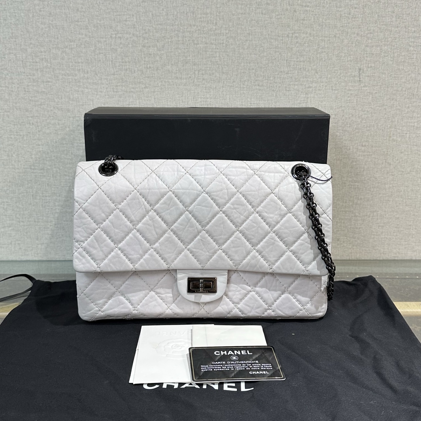 95新 Chanel/香奈儿 白色2.55中号单肩斜挎链条包 04029