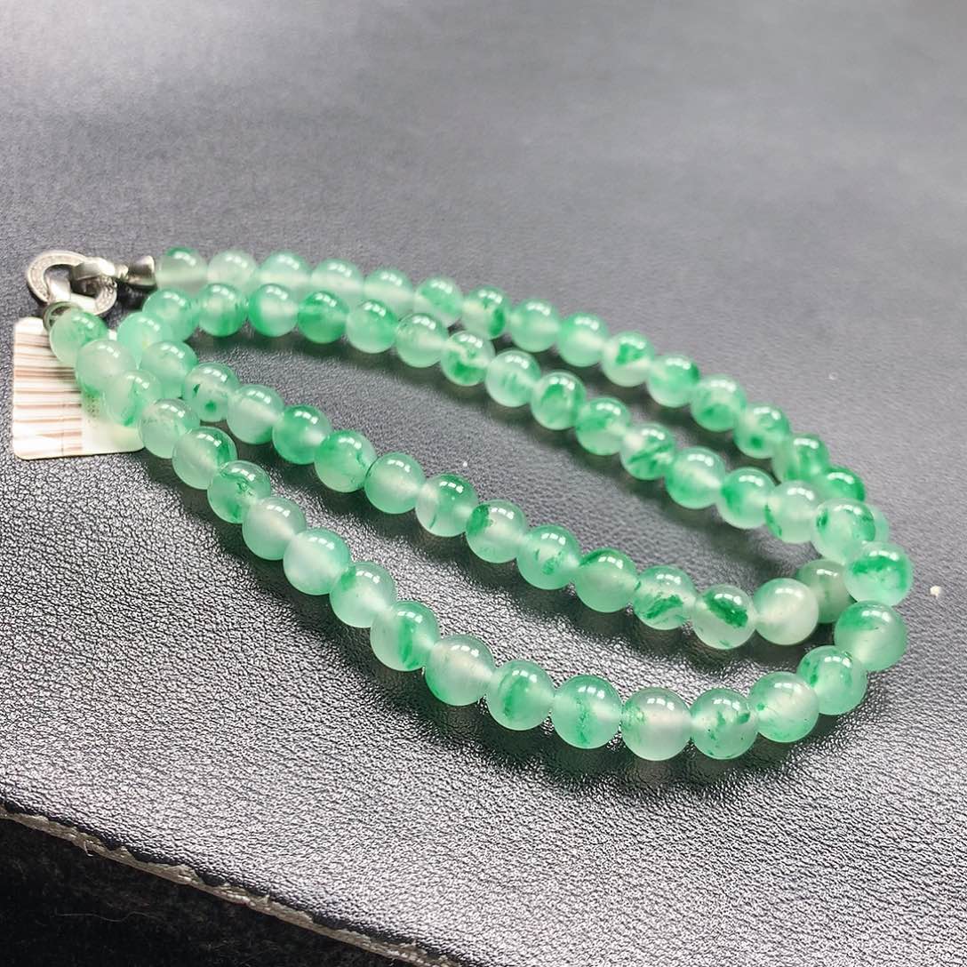 英***子石英质玉未镶嵌项链