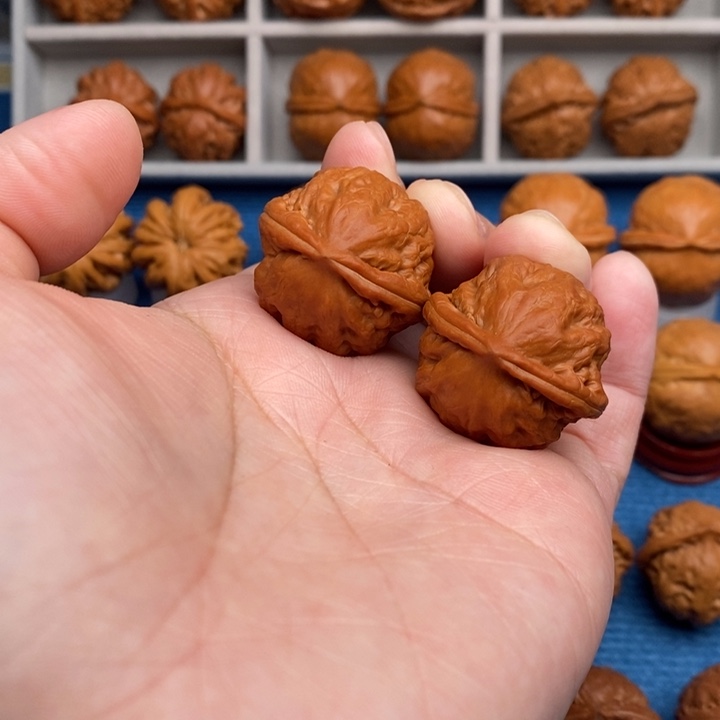 把件文玩核桃铁石