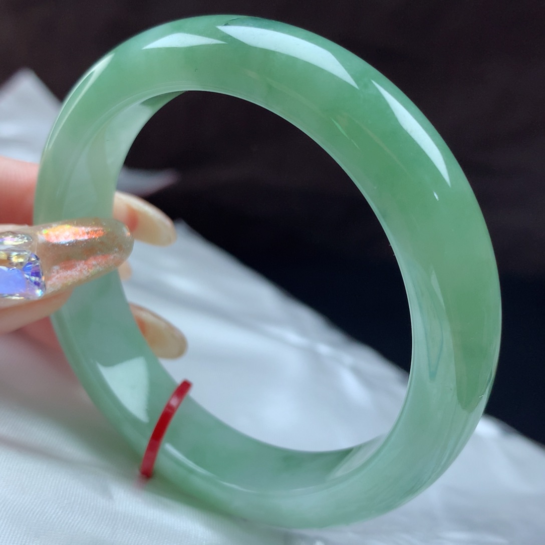 翡翠手镯未镶嵌0174，