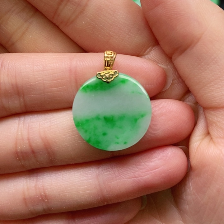 翡翠颈饰未镶嵌吊坠