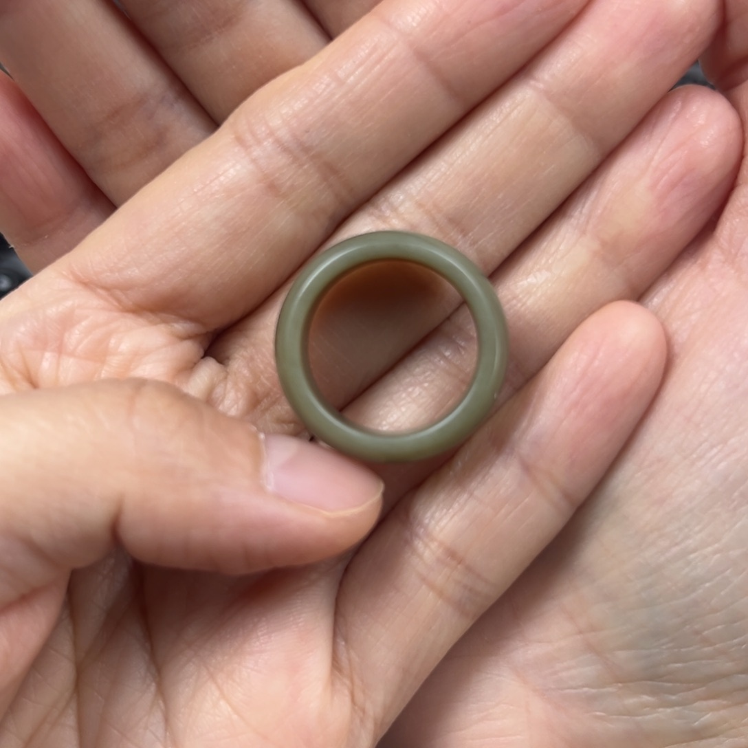 和田玉手链未镶嵌圈口18