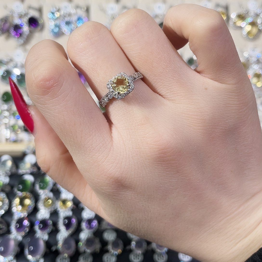 银S925镶嵌戒指黄晶戒指