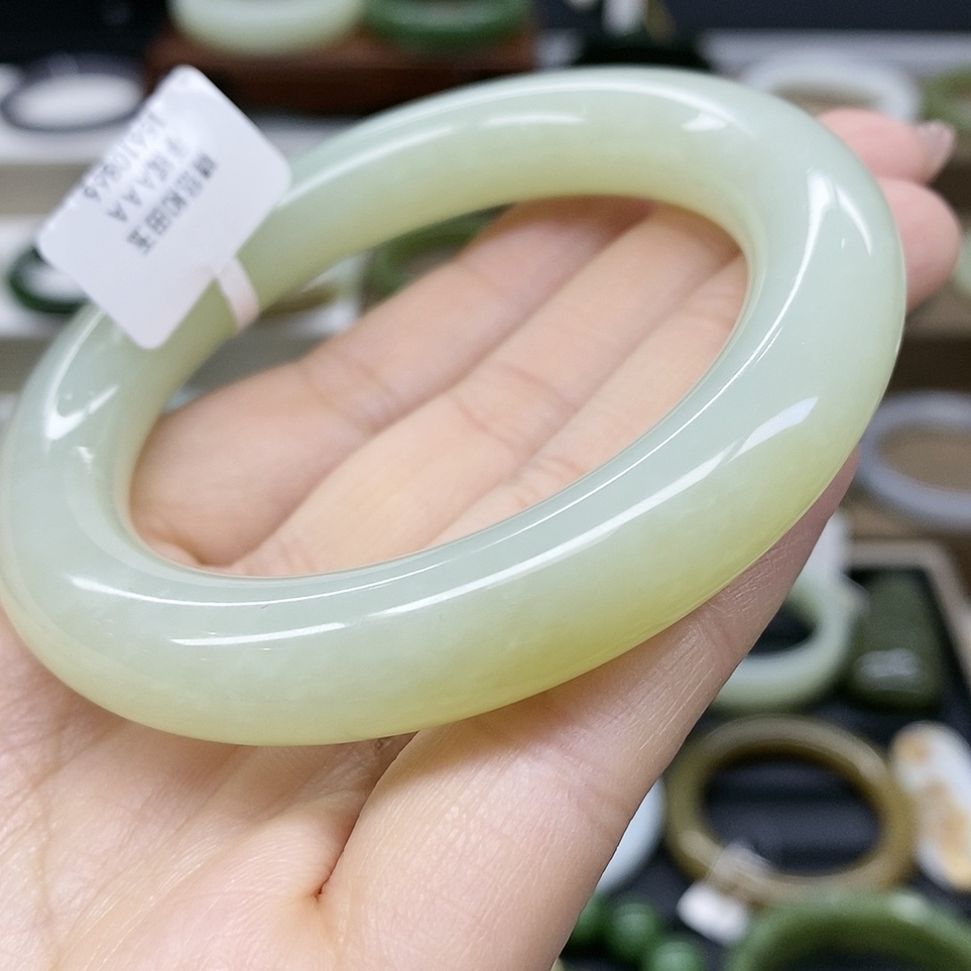 【闪购商品】和田玉手镯未镶嵌