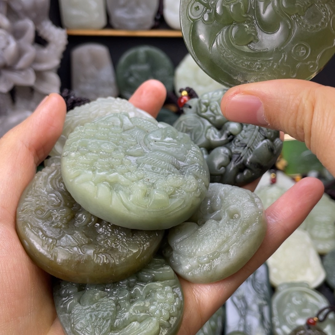 和田玉未镶嵌颈饰