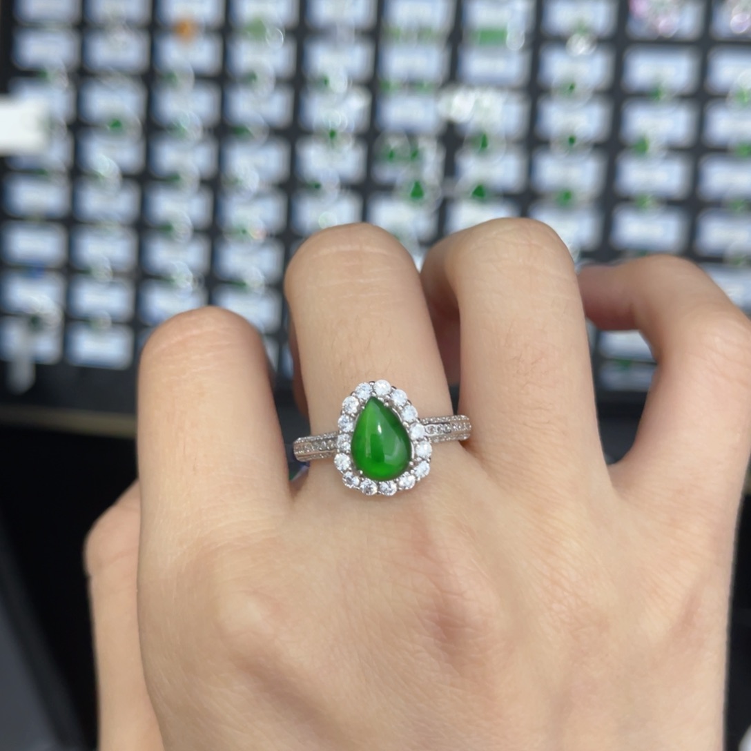 翡翠戒指银S925镶嵌翡翠戒指