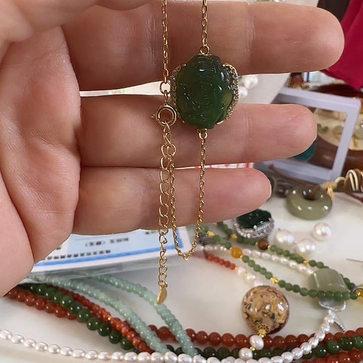 微***也和田玉（碧玉）银S925镶嵌手链16.2碧玉雕刻件天然结构