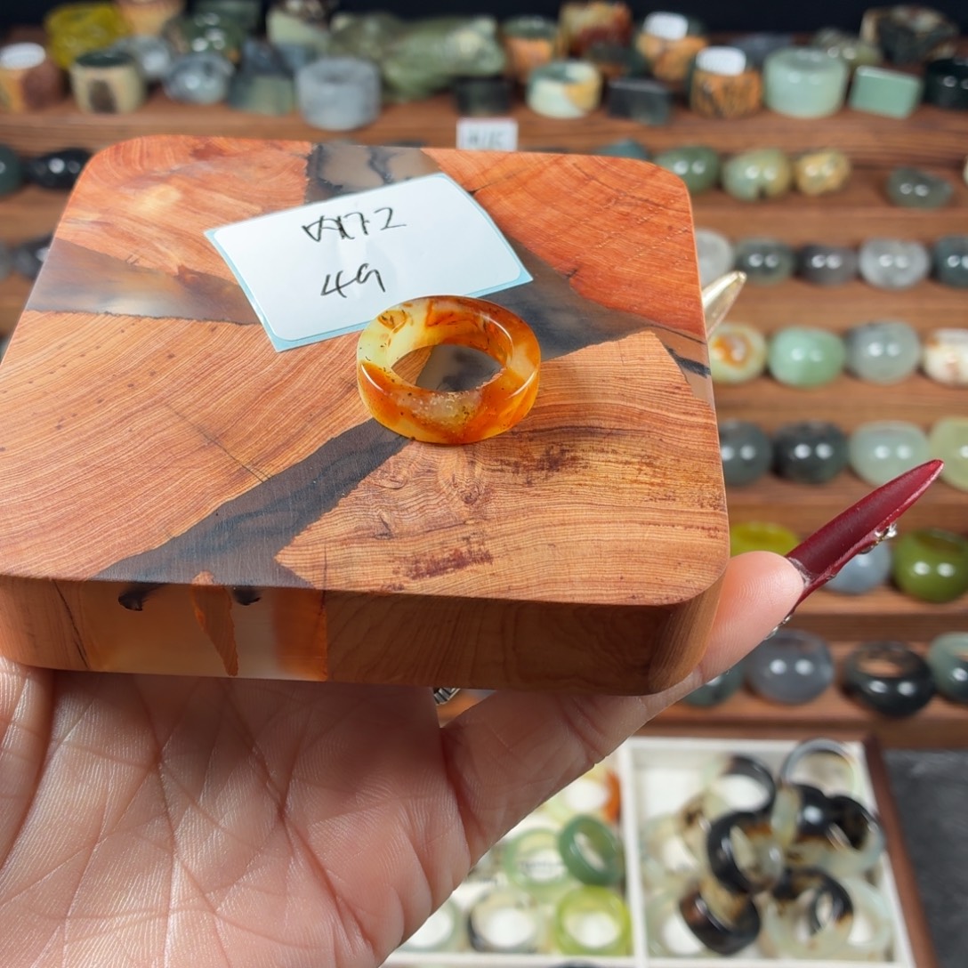 山***芜蛇纹石玉未镶嵌戒指