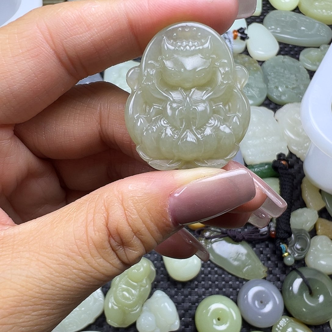 和田玉未镶嵌颈饰买断价，不退不换