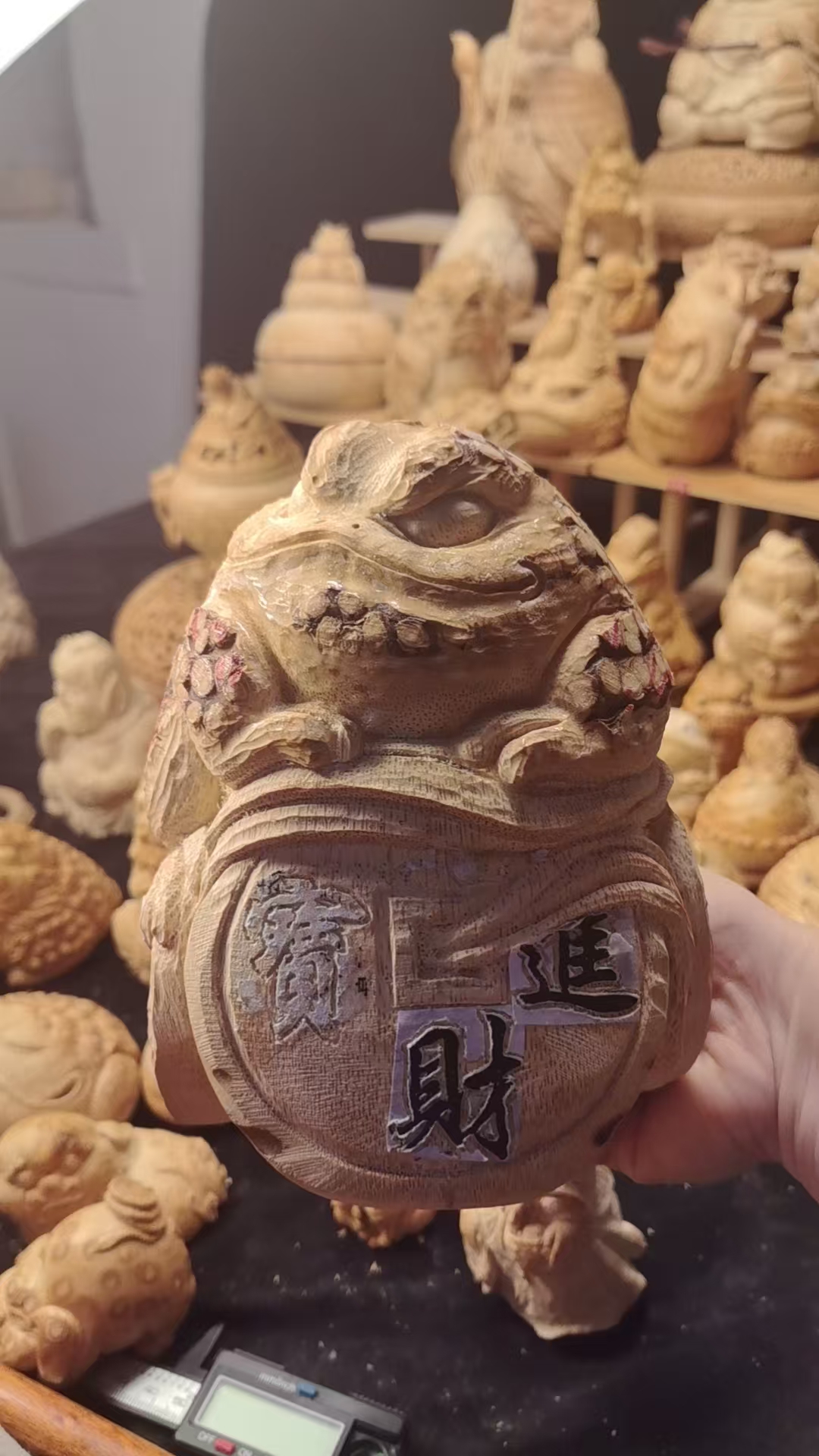 竹根雕金蟾，毛胚。自己修光