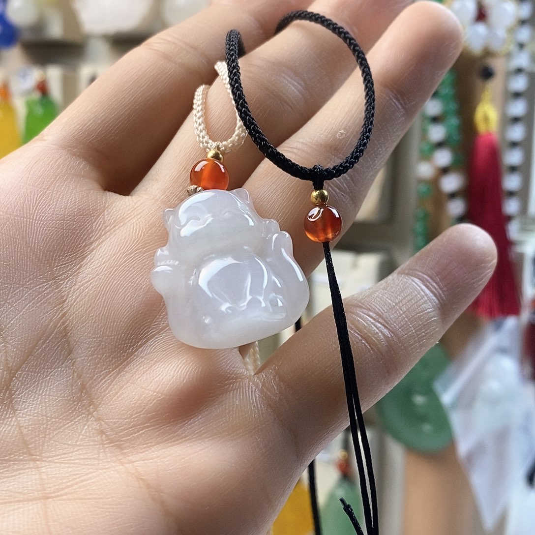 千****石英质玉未镶嵌颈饰