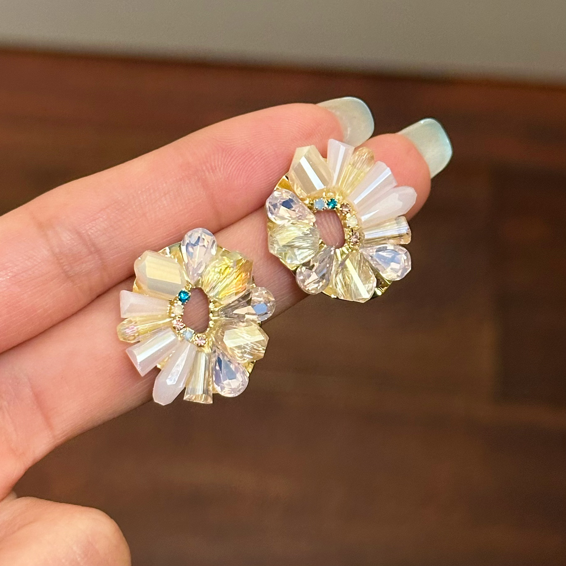 铜合金仿水晶耳饰 E0127 时尚气质粉色俏佳人花朵耳钉