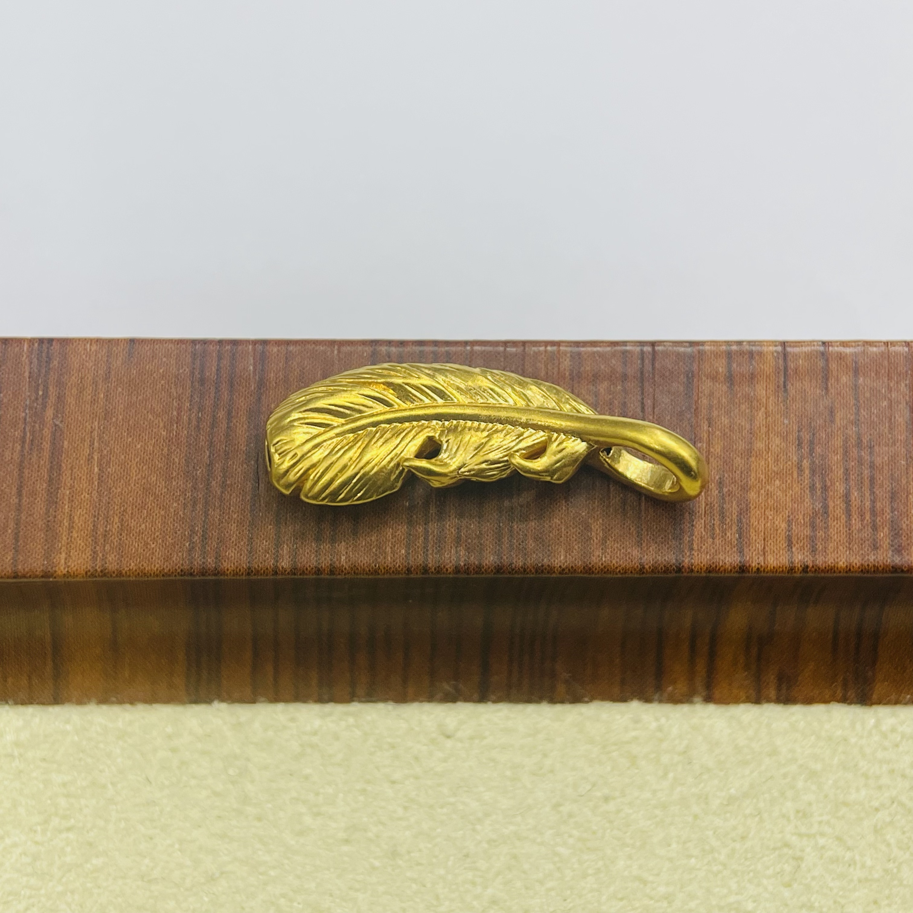 余金金臻选阁黄金足金999羽毛通孔DP0230-0280